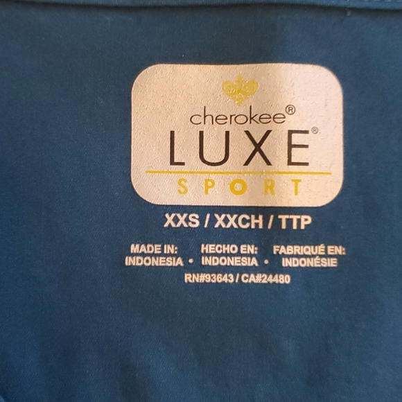 Cherokee Luxe Sport scrubs XXS - Picture 3 of 14